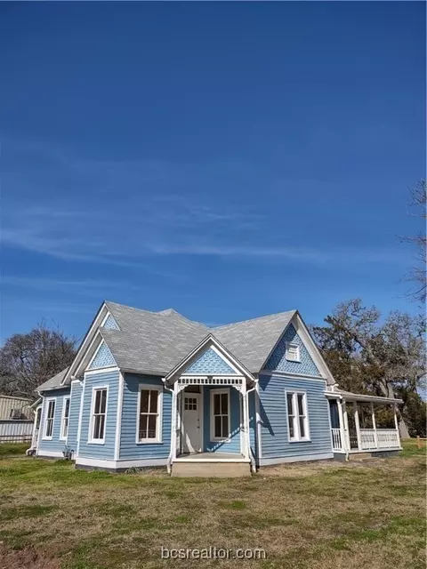 601 Kezee St, Calvert, TX 77837