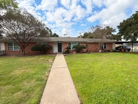 1223 S Ridgefield Cir, College Station, TX 77840