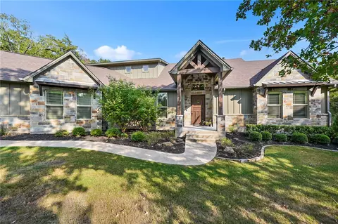 5201 Stirrup Dr, College Station, TX 77845