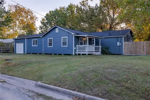 507 W Hall St, Hearne, TX 77859