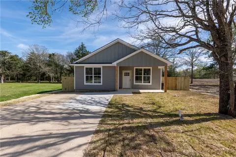 1915 Marshall Ave, Bryan, TX 77803