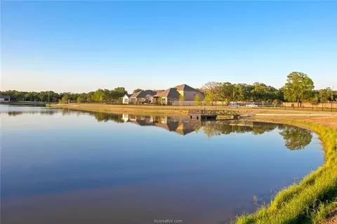 1729 Hidalgo Pass Ct, College Station, TX 77845