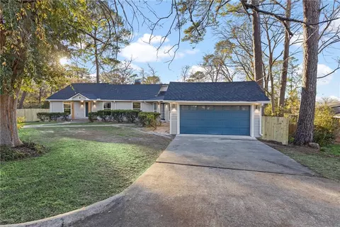 2008 Avenue P, Huntsville, TX 77340