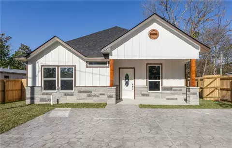 302 Neel St, Bryan, TX 77803