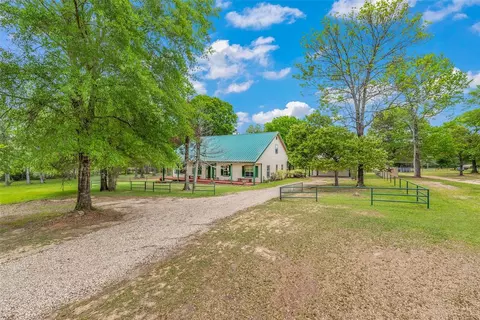 8381 State Hwy 75 S, Huntsville, TX 77340