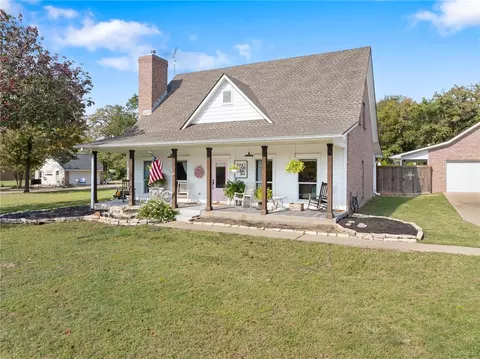 2914 Brandenburg Ln, Brenham, TX 77833