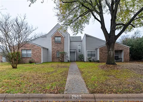2502 Cross Timbers, College Station, TX 77840