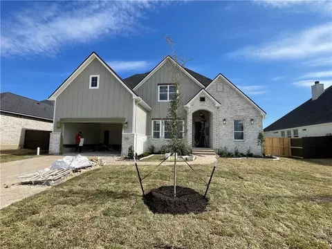 4306 Fox River Ln, Bryan, TX 77802