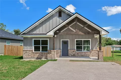 905 Muckleroy St, Bryan, TX 77803