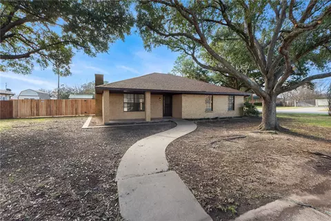 921 Kathy St, Caldwell, TX 77836