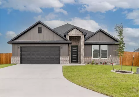2916 Bombay Ct, Bryan, TX 77808