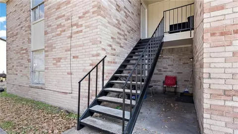 2808 2815 Cypress Bend Cir, Bryan, TX 77801 photo 6