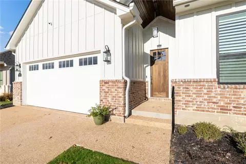 3010 Cadet Cir, Bryan, TX 77807
