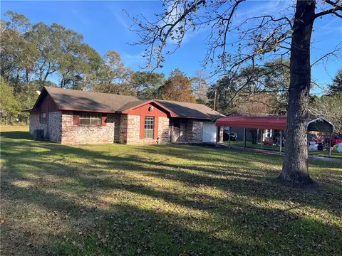 1811 Big Oak Dr, Conroe, TX 77301