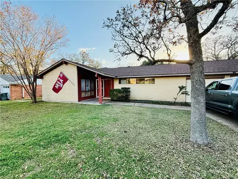 1106 Neal Pickett Dr, College Station, TX 77840