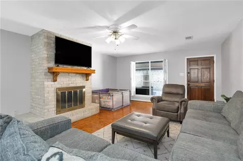 1906 Sharon Dr, Bryan, TX 77802 photo 10