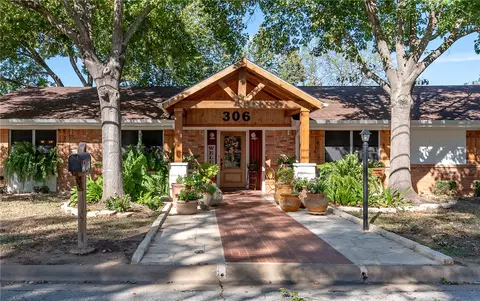 306 W Fawn St, Caldwell, TX 77836