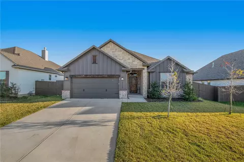 5008 Greyrock Dr, Bryan, TX 77802