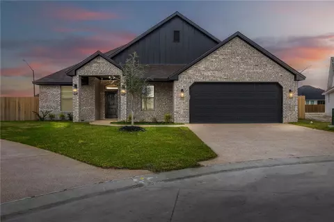 2919 Bombay Ct, Bryan, TX 77808