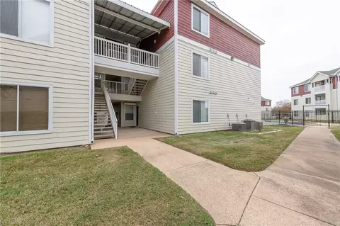 521 SW 104, College Station, TX 77840