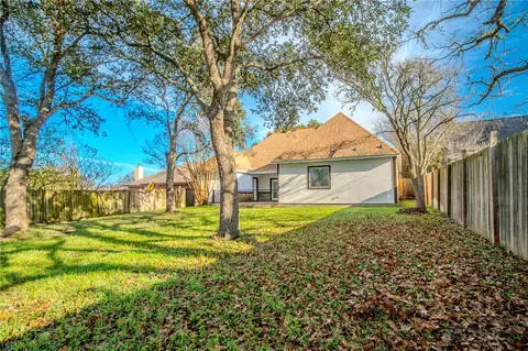 Exterior - 2802 Brandywine Cir, Bryan, TX 77807 photo 9 of 10