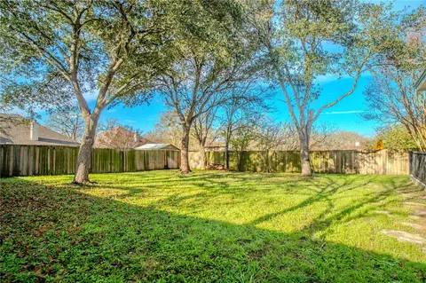 Exterior - 2802 Brandywine Cir, Bryan, TX 77807 photo 8 of 10
