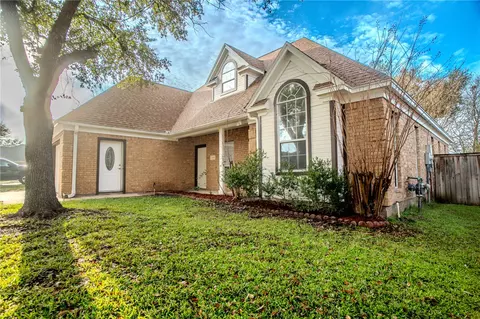 Exterior - 2802 Brandywine Cir, Bryan, TX 77807 photo 4 of 10