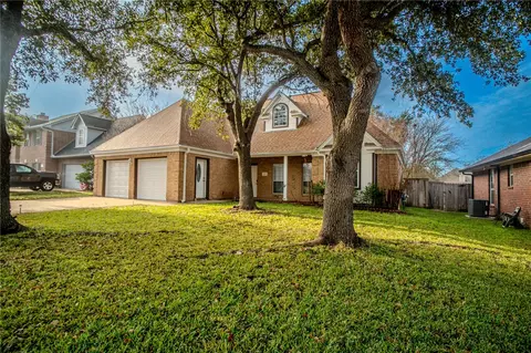 Exterior - 2802 Brandywine Cir, Bryan, TX 77807 photo 3 of 10