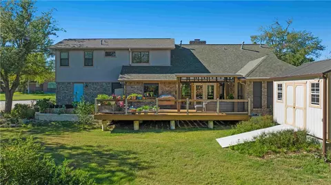 4309 Warwick Ln, Bryan, TX 77802