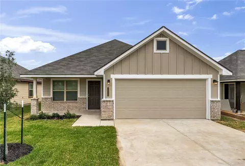 1216 Highgarden Dr, Navasota, TX 77868
