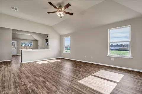 1206 Highgarden Dr, Navasota, TX 77868