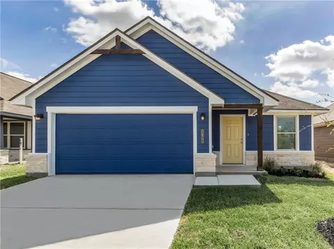 1209 Highgarden Dr, Navasota, TX 77868