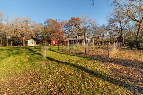 Exterior - 9010 Oakridge Dr, Bryan, TX 77808 photo 9 of 12
