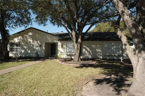 Exterior - 704 Matous Dr, Bryan, TX 77802 photo 5 of 11