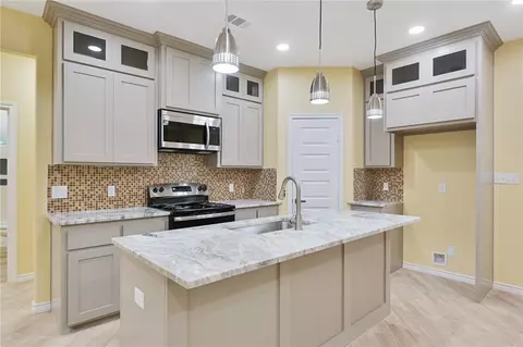 403 Montgomery St, Navasota, TX 77868