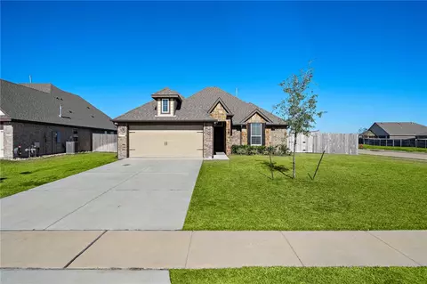 7900 Putter Place Ct, Navasota, TX 77868