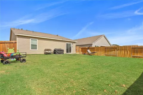 Exterior - 5513 Fox Bluff Dr, Bryan, TX 77807 photo 4 of 4