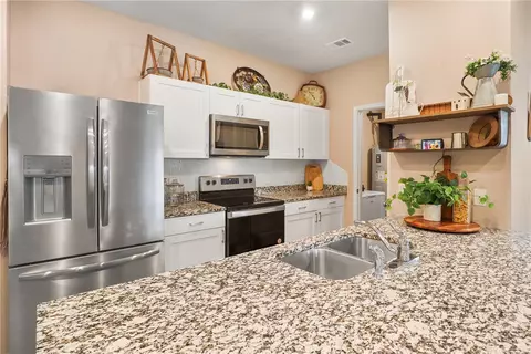 Kitchen - 5513 Fox Bluff Dr, Bryan, TX 77807 photo 1 of 2