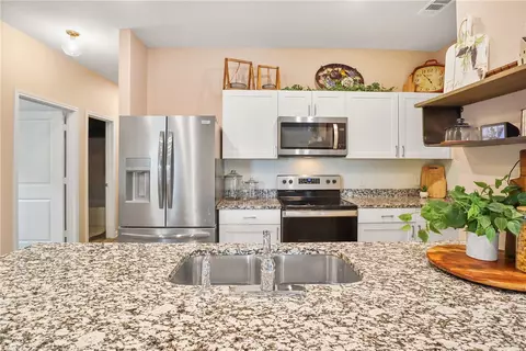 Kitchen - 5513 Fox Bluff Dr, Bryan, TX 77807 photo 2 of 2