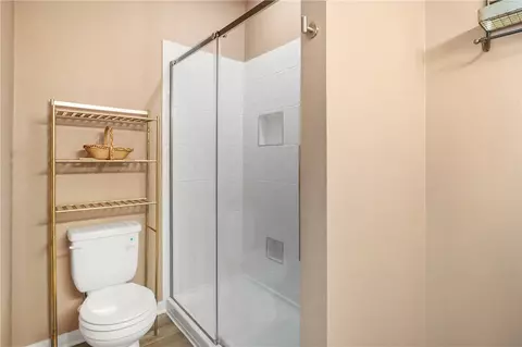 Bath - 5513 Fox Bluff Dr, Bryan, TX 77807 photo 4 of 4