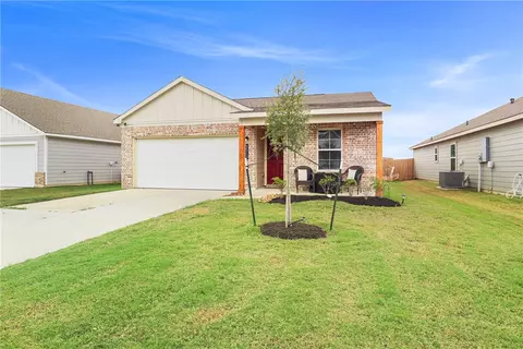 Exterior - 5513 Fox Bluff Dr, Bryan, TX 77807 photo 2 of 4