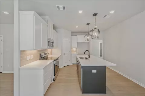 Kitchen - 2004 Stevens, Bryan, TX 77803 photo 3 of 3