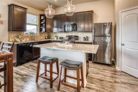 1004 Rootstock Rd, Brenham, TX 77833