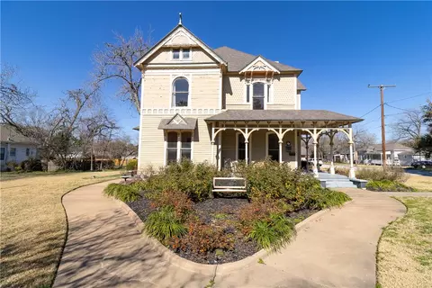 1215 E Washington, Navasota, TX 77868