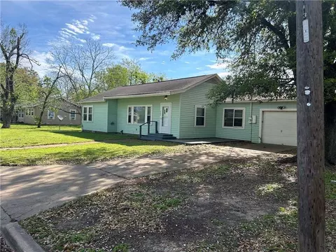 369 7th St, Somerville, TX 77879