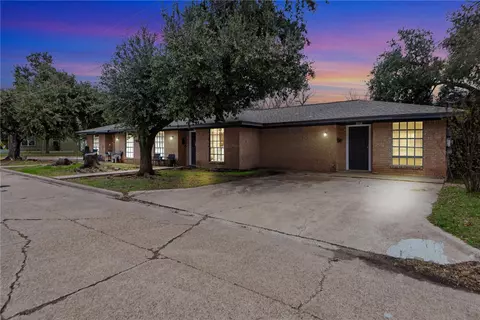 1101 Winter St, Bryan, TX 77803