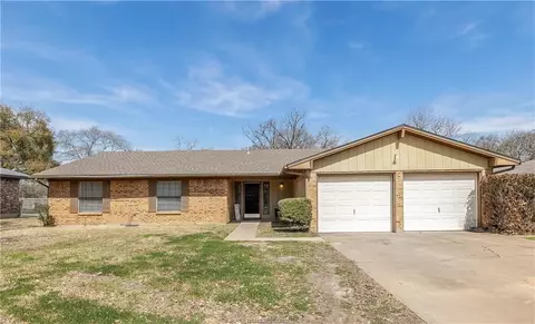 1805 Laura Ln, College Station, TX 77840