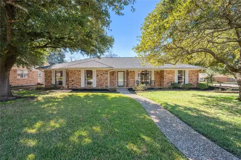 2300 Devonshire St, Bryan, TX 77802
