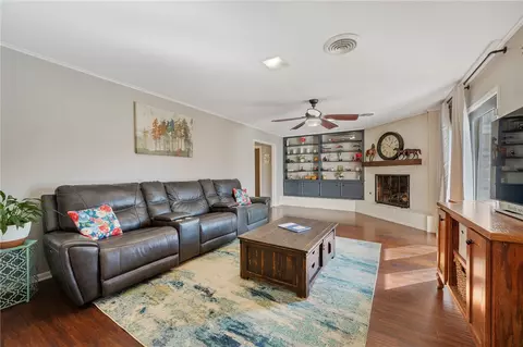 2300 Devonshire St, Bryan, TX 77802 photo 5