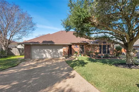 2621 Briton Dr, Bryan, TX 77802